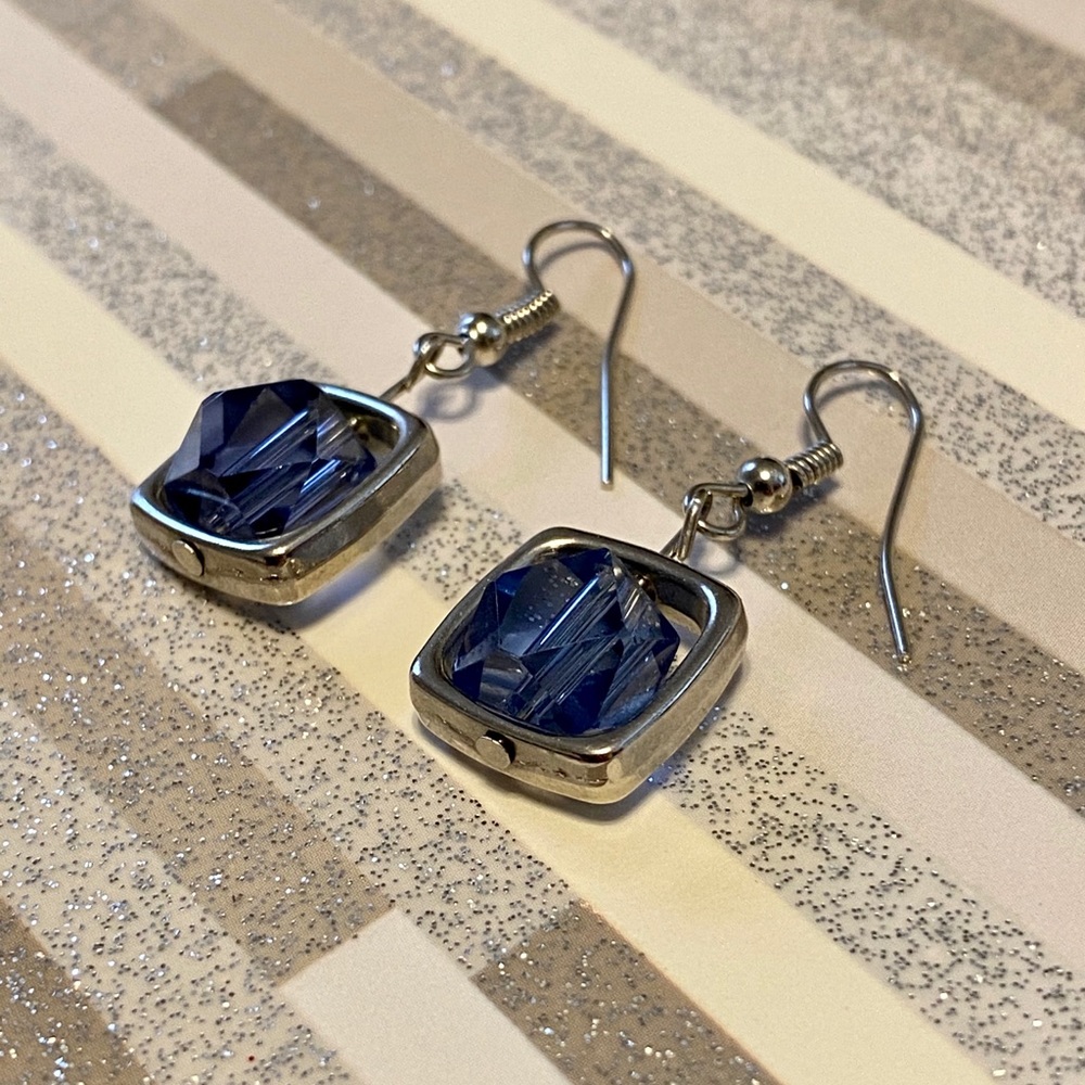 Artisan earrings 🖤 - Picture 3 of 3